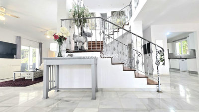 7-aa4cc561180b369757c0bb4af9886cd3