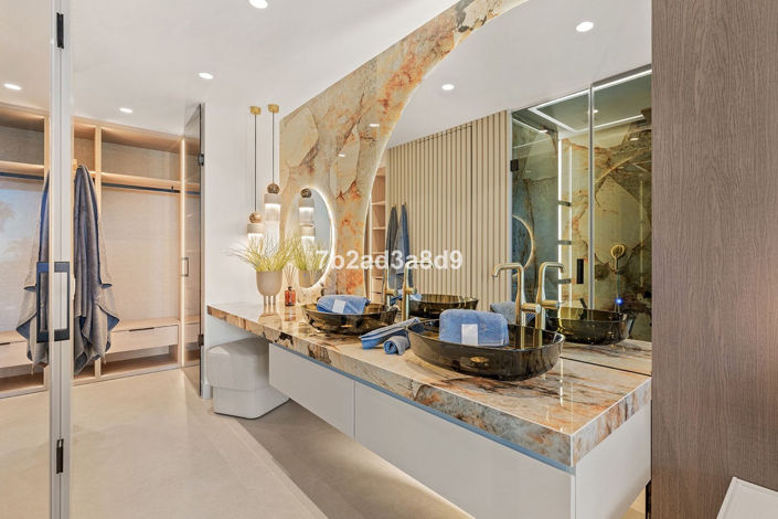 Image No.14-3 Bed Apartment for sale