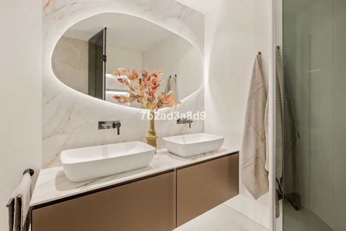 Image No.18-3 Bed Apartment for sale