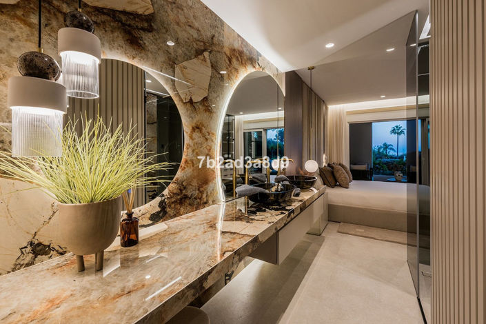 Image No.29-3 Bed Apartment for sale