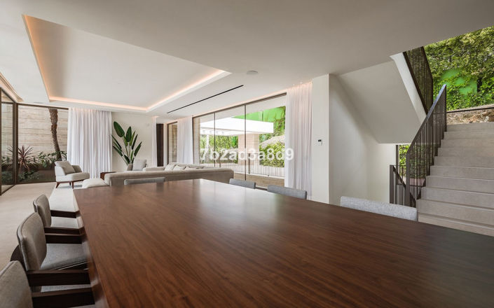 Image No.10-5 Bed Villa for sale