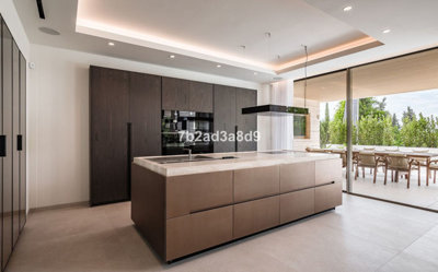 11-20939a0134ad724a8cb2a801094d15a4