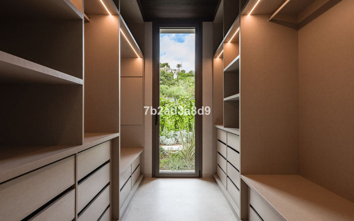 Image No.22-5 Bed Villa for sale