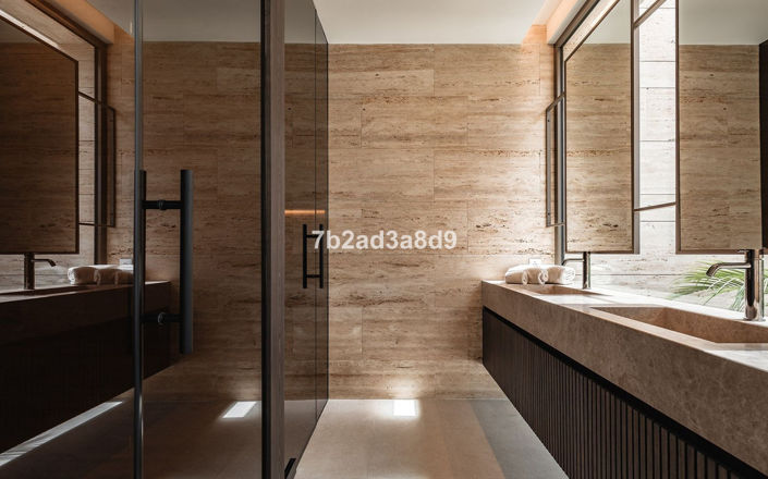 Image No.34-5 Bed Villa for sale