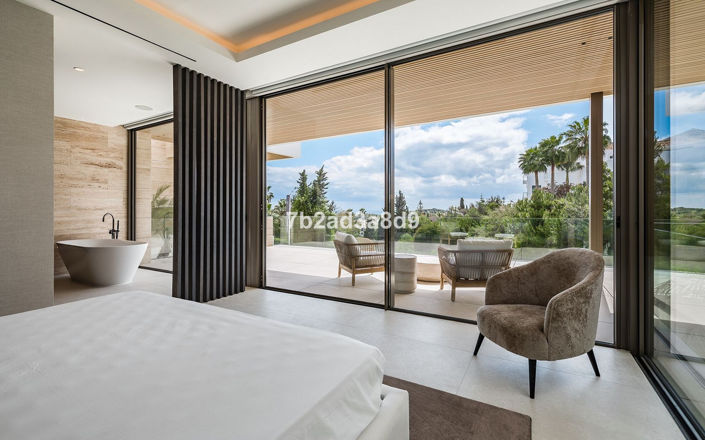 Image No.37-5 Bed Villa for sale