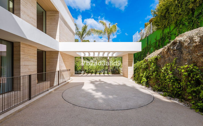 Image No.48-5 Bed Villa for sale