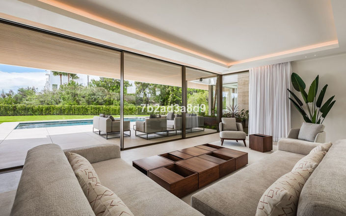 Image No.8-5 Bed Villa for sale