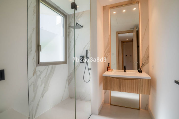 Image No.11-3 Bed Villa for sale