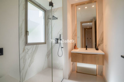 11-20939a0134ad724a8cb2a801094d15a4