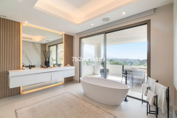 Image No.37-3 Bed Villa for sale