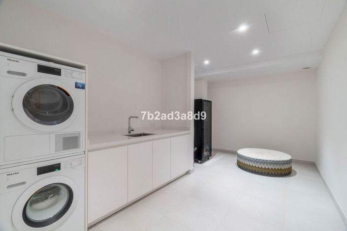 Image No.44-3 Bed Villa for sale