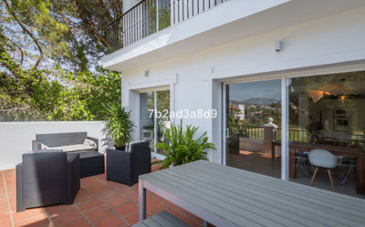 13-5fd73dea700db77384c091ca9818b1a9