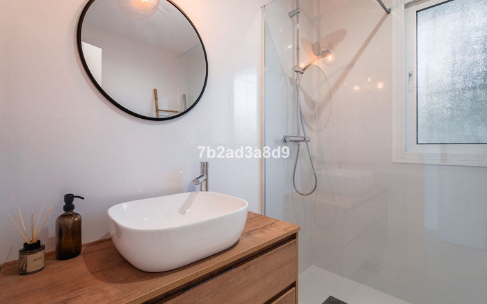 Image No.23-4 Bed Townhouse for sale