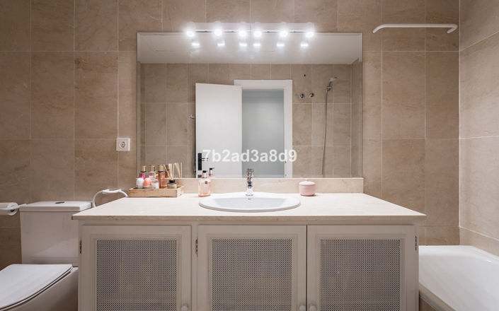 Image No.25-4 Bed Townhouse for sale