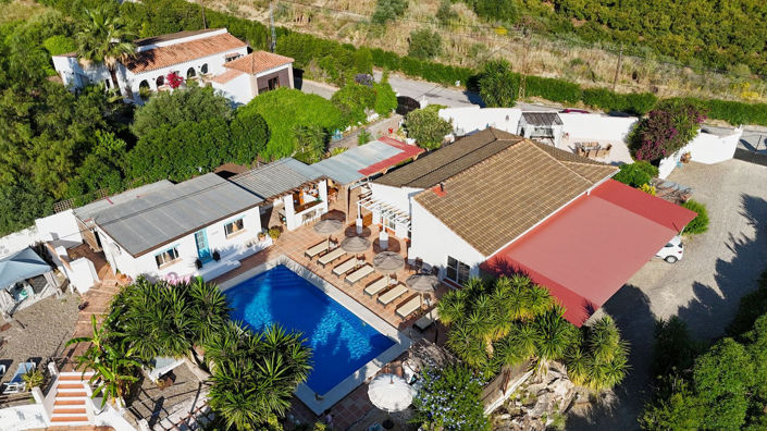 Image No.2-4 Bed Villa for sale