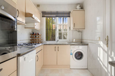 12-53013098fcab6c38b1379cd33298e050