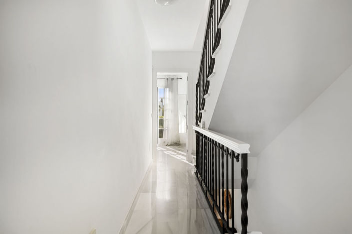 Image No.20-2 Bed Townhouse for sale