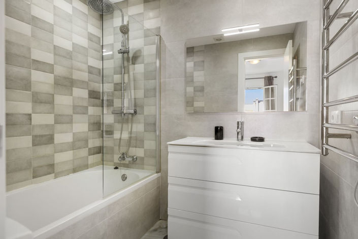 Image No.26-2 Bed Townhouse for sale