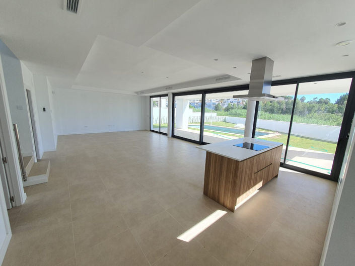 Image No.18-4 Bed Villa for sale
