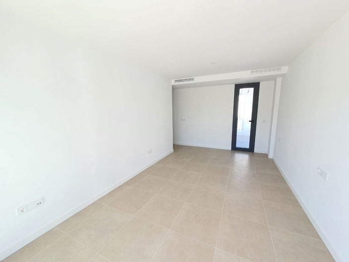 Image No.24-4 Bed Villa for sale