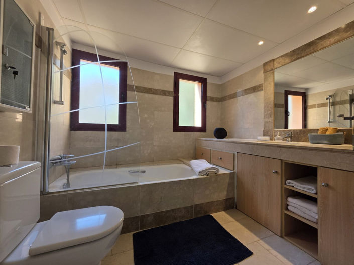 Image No.19-Appartement de 2 chambres à vendre à Estepona