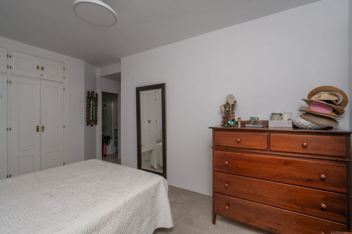 Image No.20-2 Bed Apartment for sale