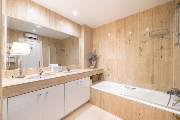 Image No.10-3 Bed Apartment for sale