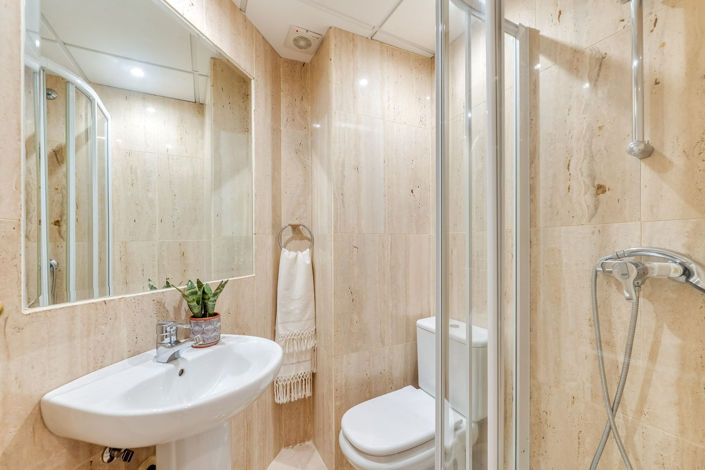 Image No.12-3 Bed Apartment for sale