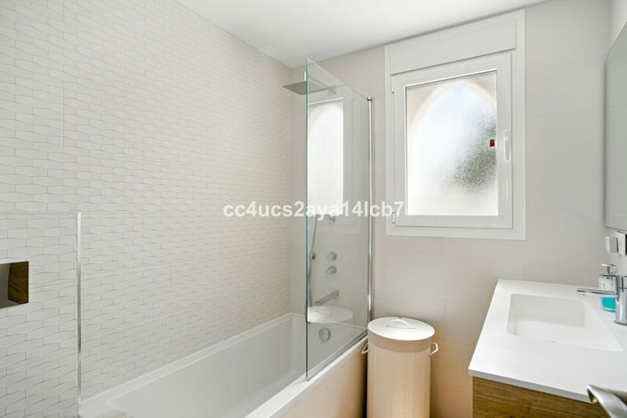 Image No.27-3 Bed Townhouse for sale