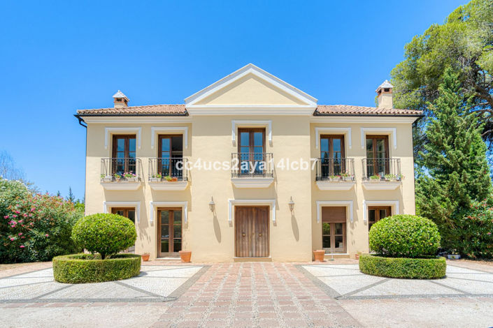 Image No.2-6 Bed Villa for sale