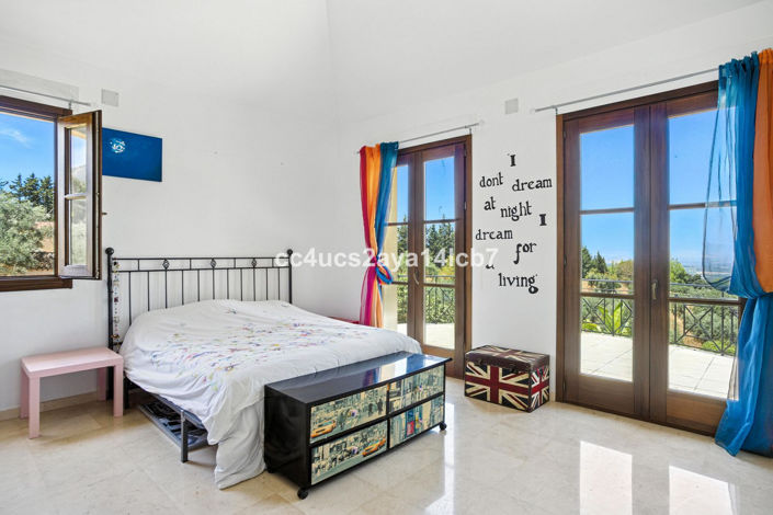 Image No.42-6 Bed Villa for sale