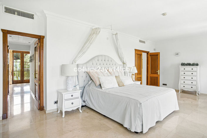 Image No.43-6 Bed Villa for sale