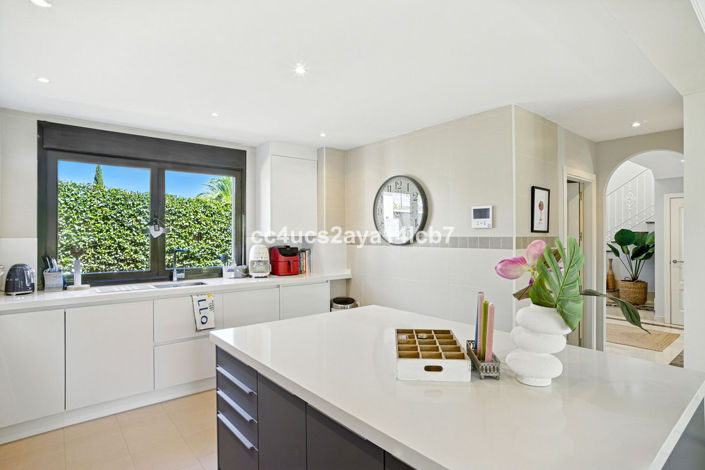 Image No.19-3 Bed Villa for sale