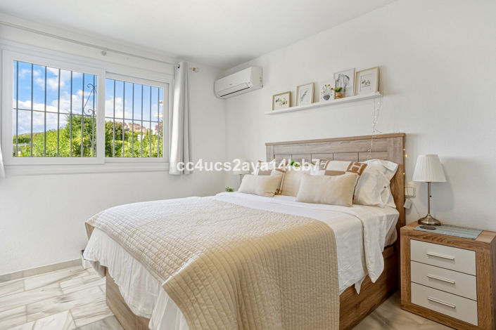 Image No.12-3 Bed Townhouse for sale