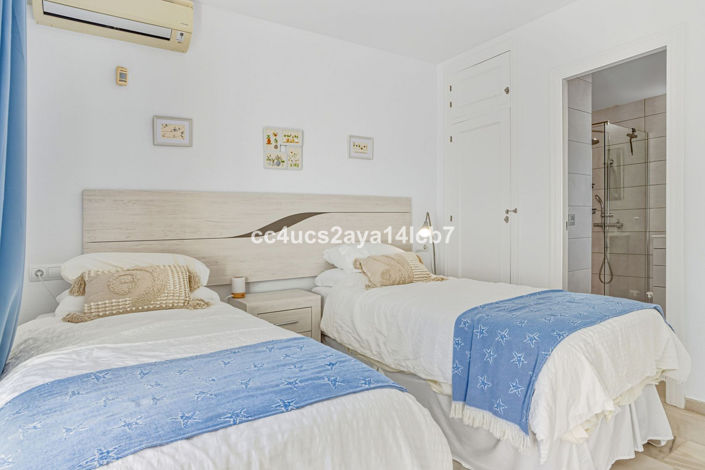 Image No.17-3 Bed Townhouse for sale