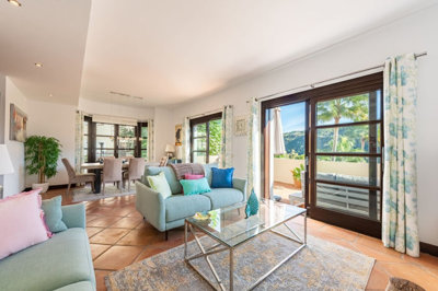 11-20939a0134ad724a8cb2a801094d15a4