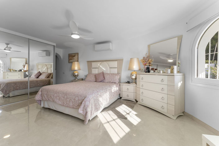 Image No.5-3 Bed Villa for sale