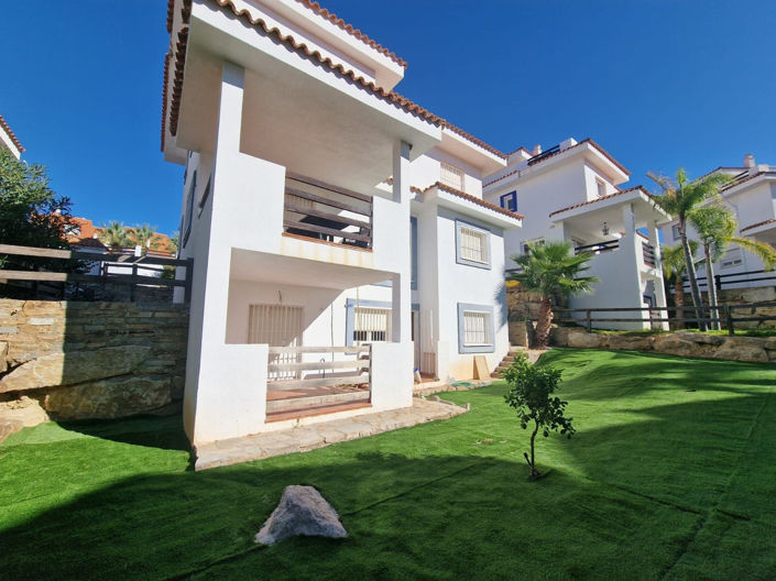 Image No.2-Villa de 5 chambres à vendre à Manilva