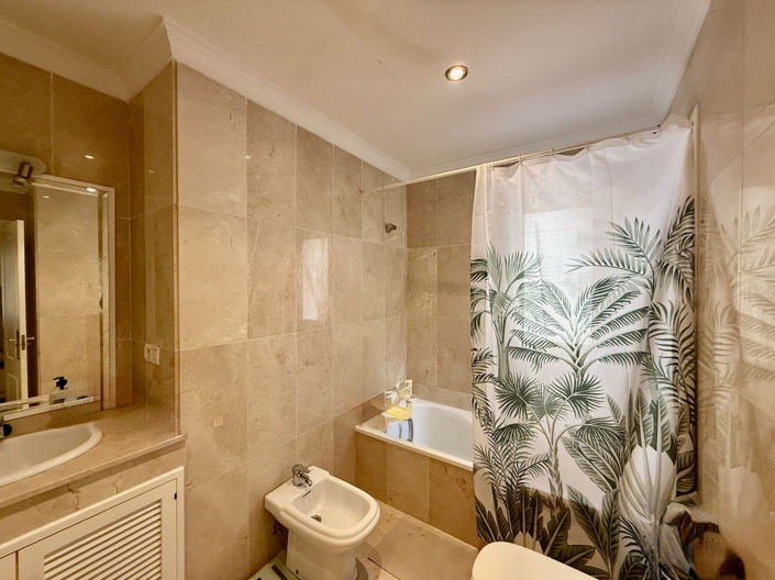 Image No.24-2 Bed Apartment for sale