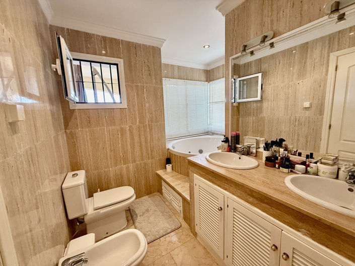 Image No.29-2 Bed Apartment for sale