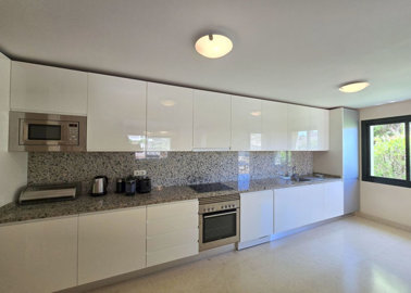 13-5fd73dea700db77384c091ca9818b1a9