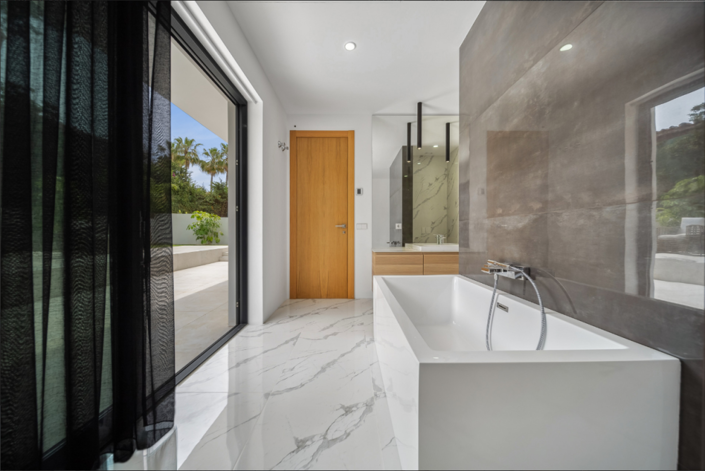 Image No.16-6 Bed Villa for sale