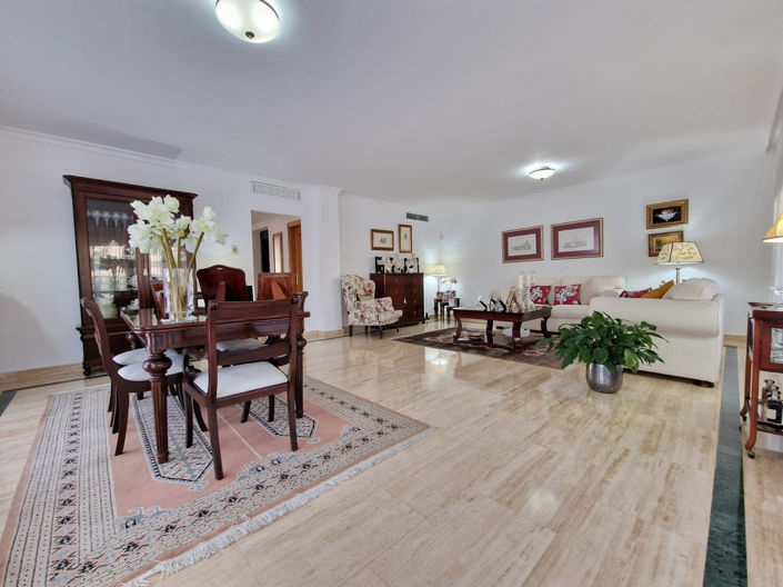 Image No.16-5 Bed Villa for sale