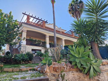 2-5bd7b9d04b45e33852eaf0ec6670150d