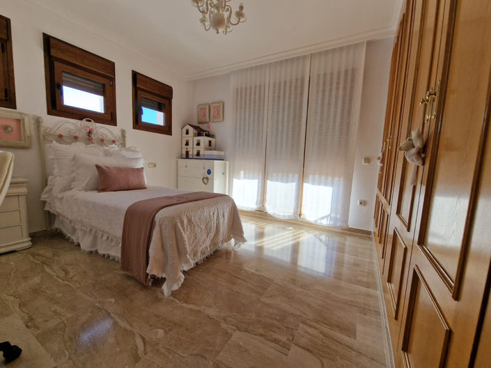 Image No.27-5 Bed Villa for sale