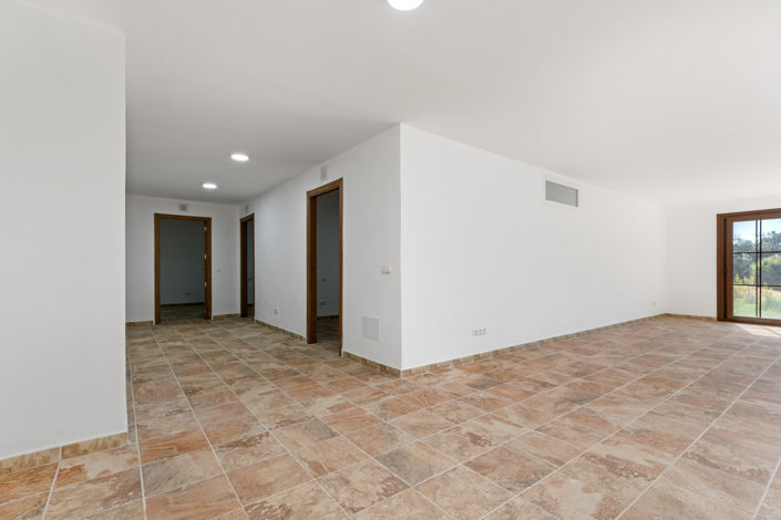 Image No.36-4 Bed Villa for sale