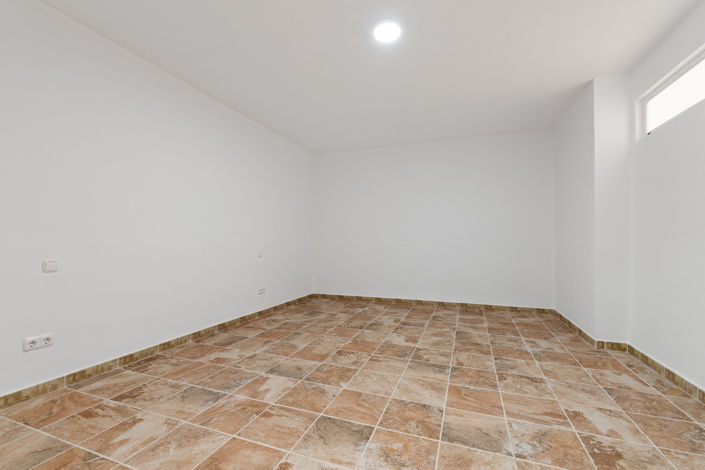 Image No.37-4 Bed Villa for sale