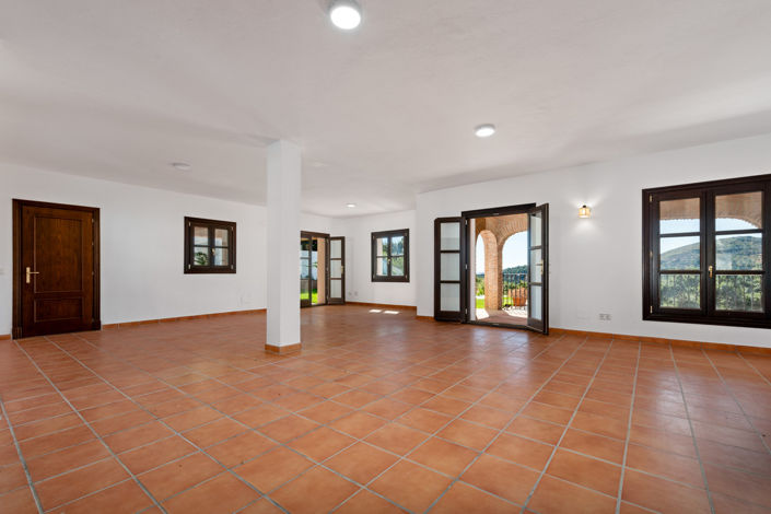 Image No.9-4 Bed Villa for sale