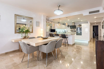 11-20939a0134ad724a8cb2a801094d15a4