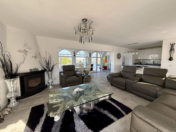 Image No.10-4 Bed Villa for sale